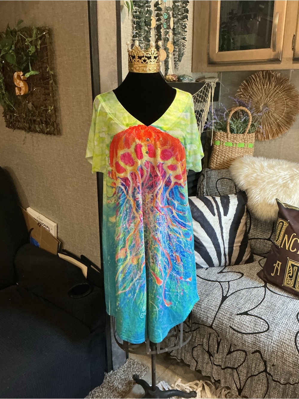 Leoma Lonegrove Vibrant Jellyfish Printed Shift Dress - Green & Blue